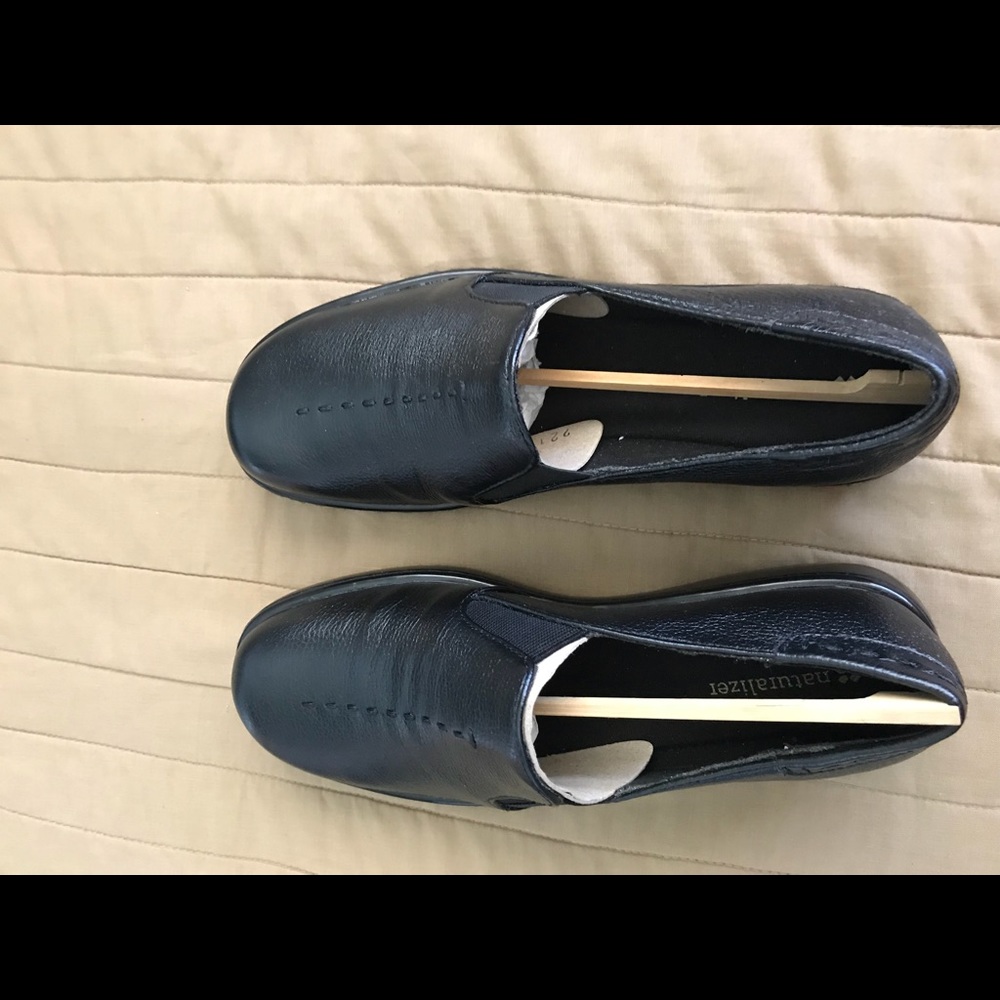 Naturalizer flats